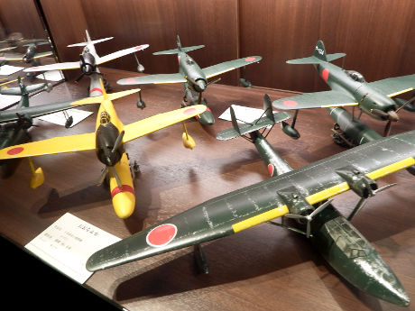 戦闘機の模型